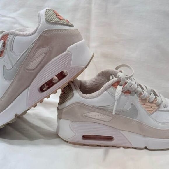 Nike Shoes - Nike Air Max 90 LTR GS "White/Light Violet" (Size 5.5Y / Women’s 7)